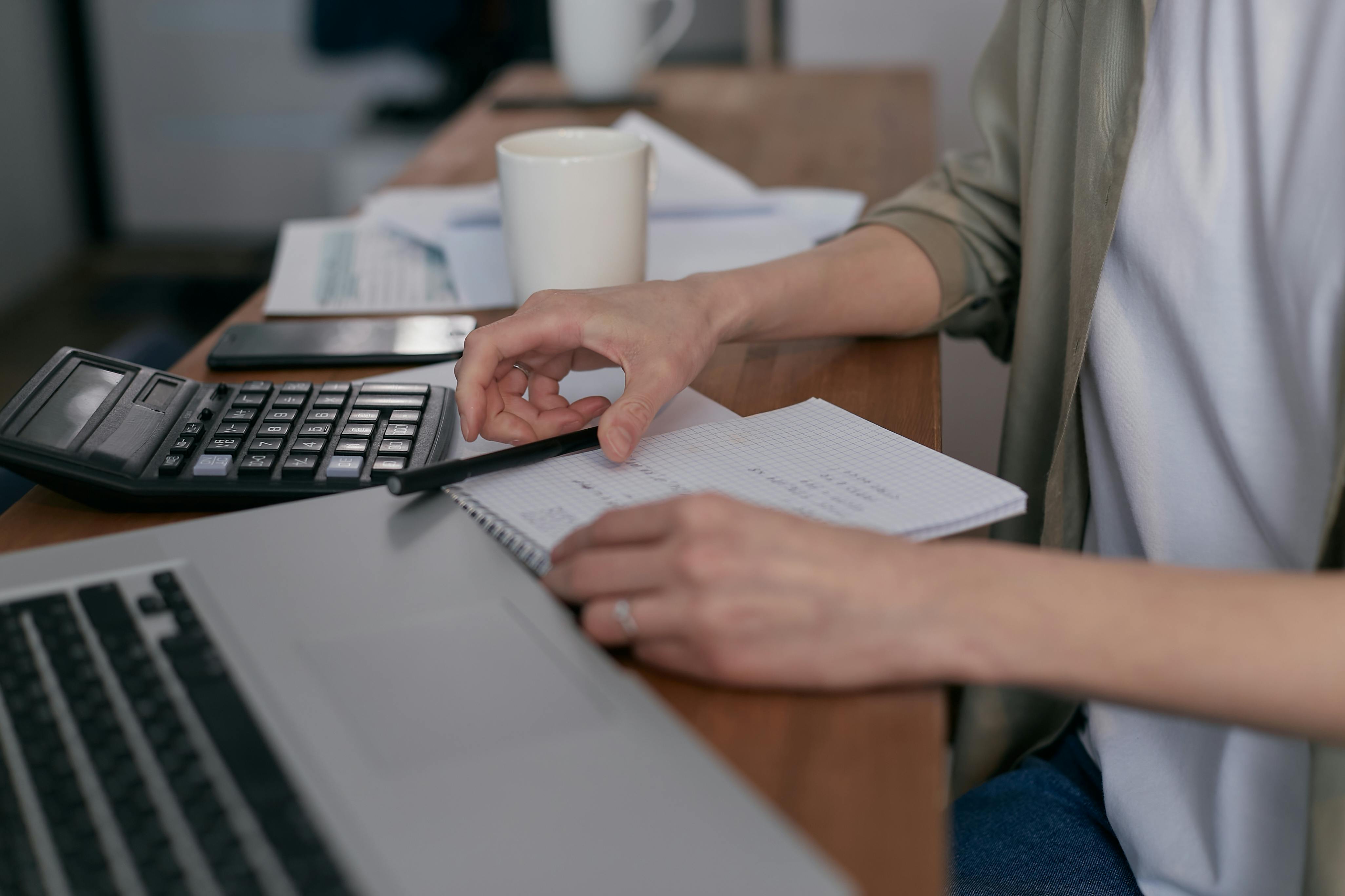 Family loan calculator for stress-free family lending agreements